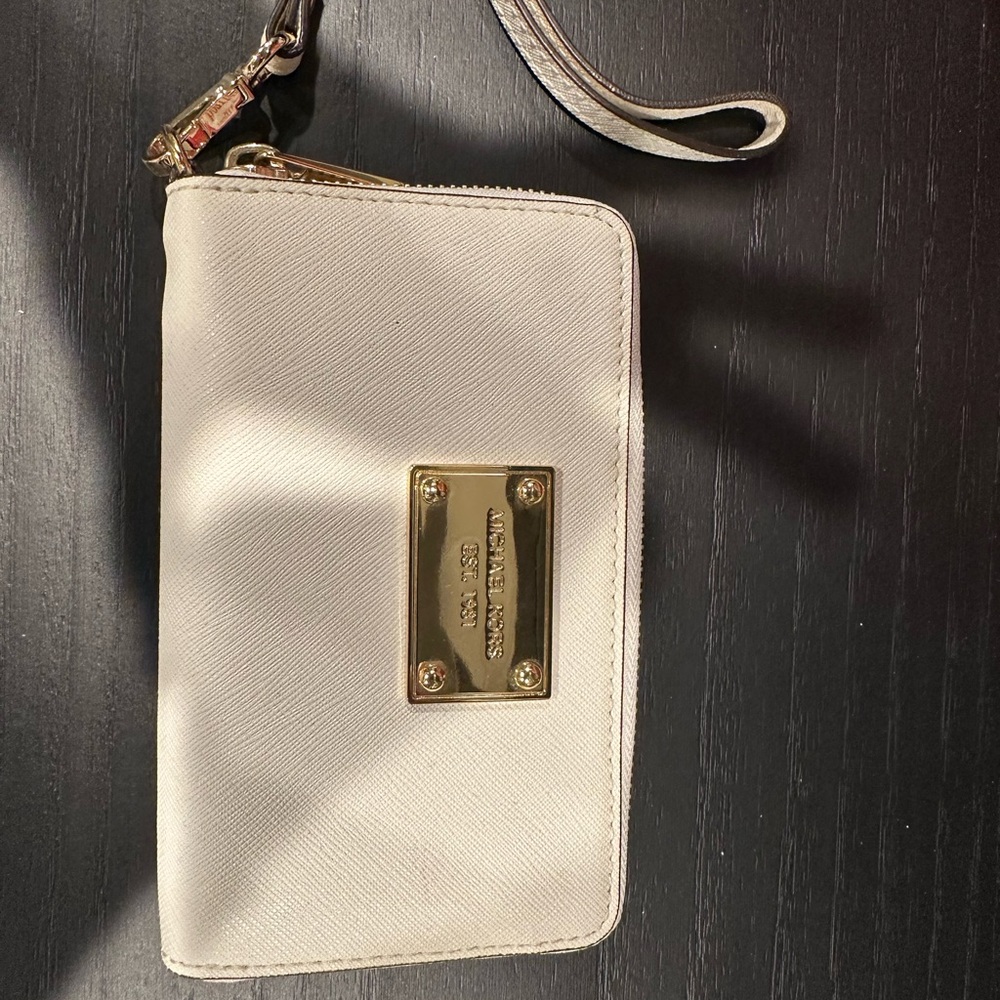 Michael Kors Cream Wristlet